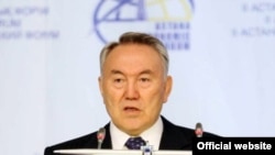 Kazakh President Nursultan Nazarbaev speaks at the Astana Economic Forum.