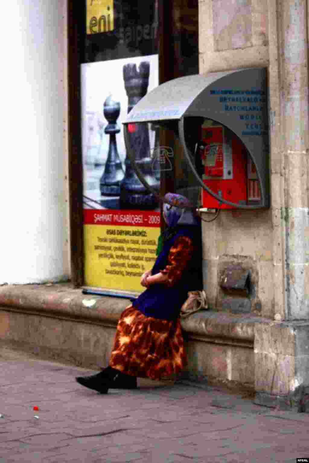 Milyonçu şəhərin yoxsulları #24