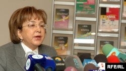 Председатель Государственного комитета по приему студентов Малейка Аббасзаде 