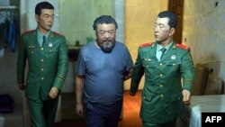 Хитойлик диссидент рассом¸ диктатурага қарши кураш билан танилган Ai Weiwei асарлари ҳам Имомали Раҳмонга махфий йўллар билан сотишга розилик берилган санъат асарлари рўйхатида бор.