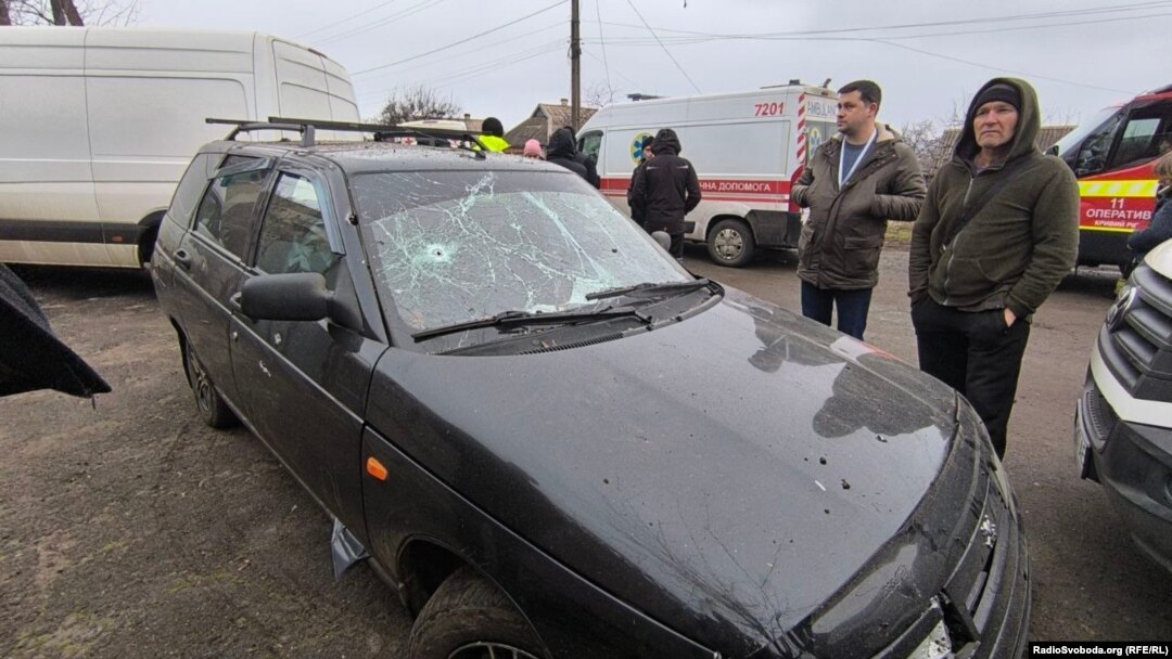O femeie aflată într-o mașină a murit din cauza rănilor provocate de șrapnel în Krivoi Rog pe 17 ianuarie 2025.