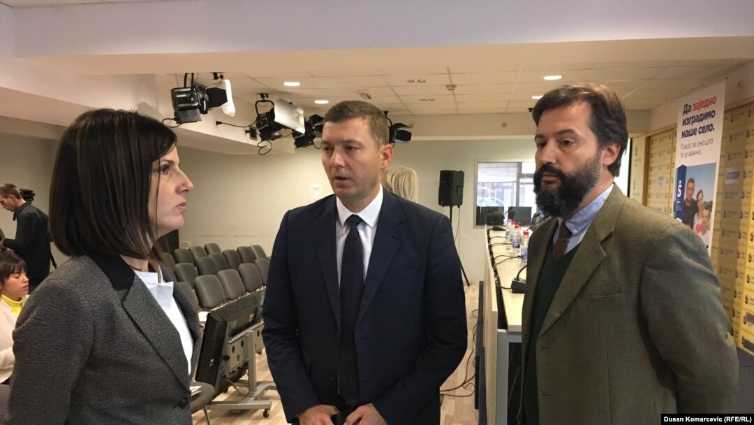 Jelena Topalović Petrović, pomoćnica gradonačelnika Šapca, Nebojša Zelenović, gradonačelnik Šapca (u sredini) i Igor Marsenić, član Gradskog veća