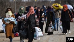 Migrantë në provincën turke Edirne, në kufi me Greqinë.
