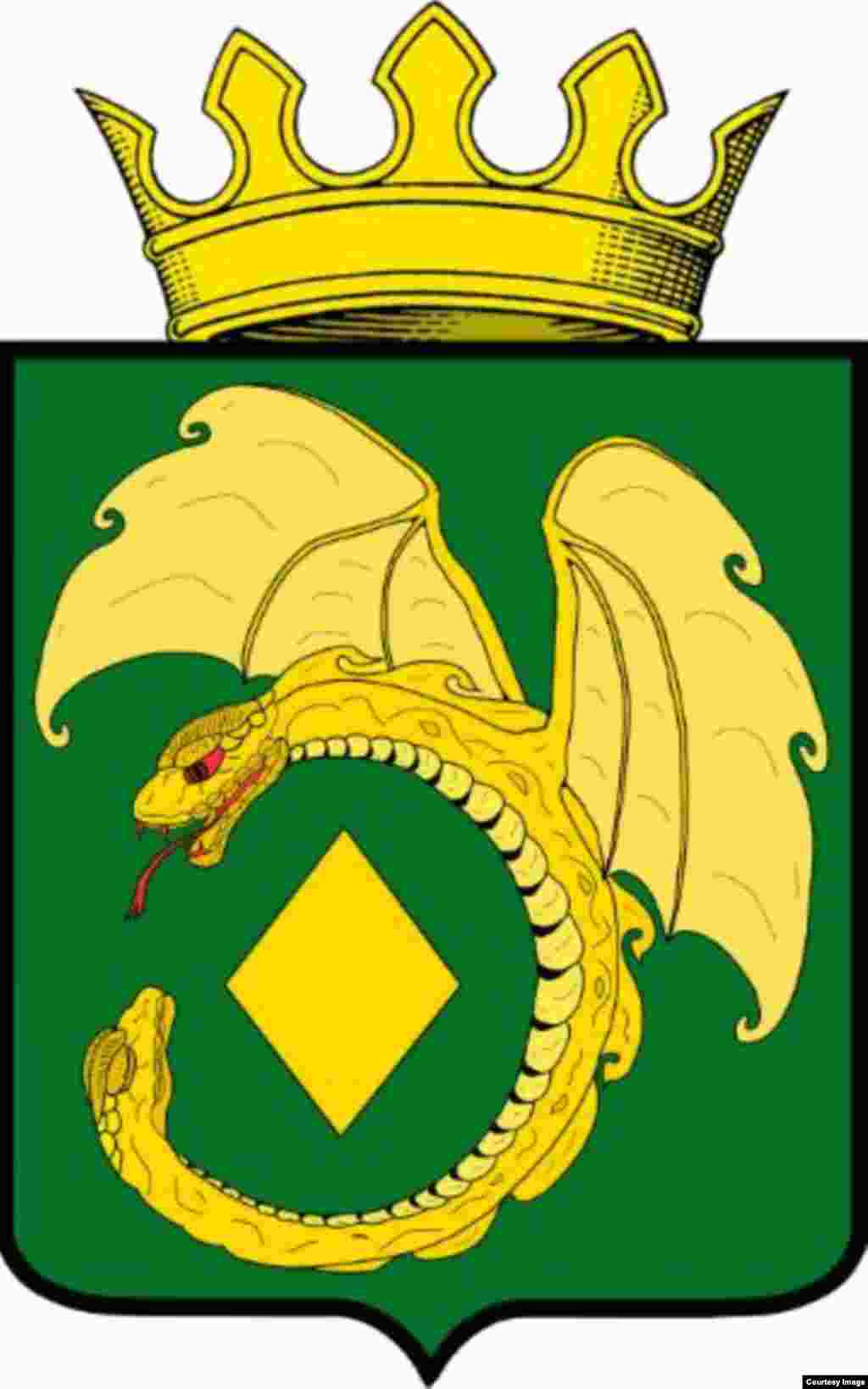 Speaking of folklore, the coat of arms for the district of Mogocha shows the Dyabdar, a giant winged snake that is part of the mythology of the Evenk people. Mogocha is 80 kilometers north of the Chinese border. Evenks are present in China, Russia, and Mongolia.