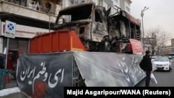 Американська правозахисна група HRANA повідомляє, що підтверджена кількість загиблих на протестах в Ірані зараз становить 4 519 людей