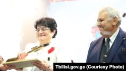 ზაირა დავარაშვილი საპატიო თბილისელის წოდების მინიჭებისას, 2017წ.