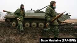 Ուկրաինա - Դոնբասի ռուսամետ անջատականները զորավարժություն են անցկացնում, արխիվ