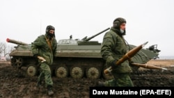 Пророссийские сепаратисты на учениях вблизи Горловки (архив)