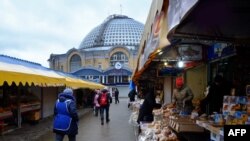 Иллюстративное фото. Рынок в Донецке. Февраль 2015 года