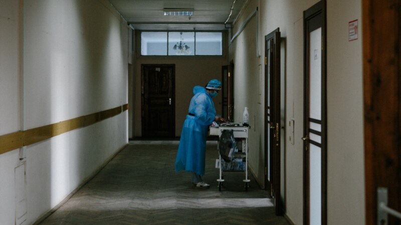 В Украине за сутки выявили почти 14 тысяч больных COVID-19