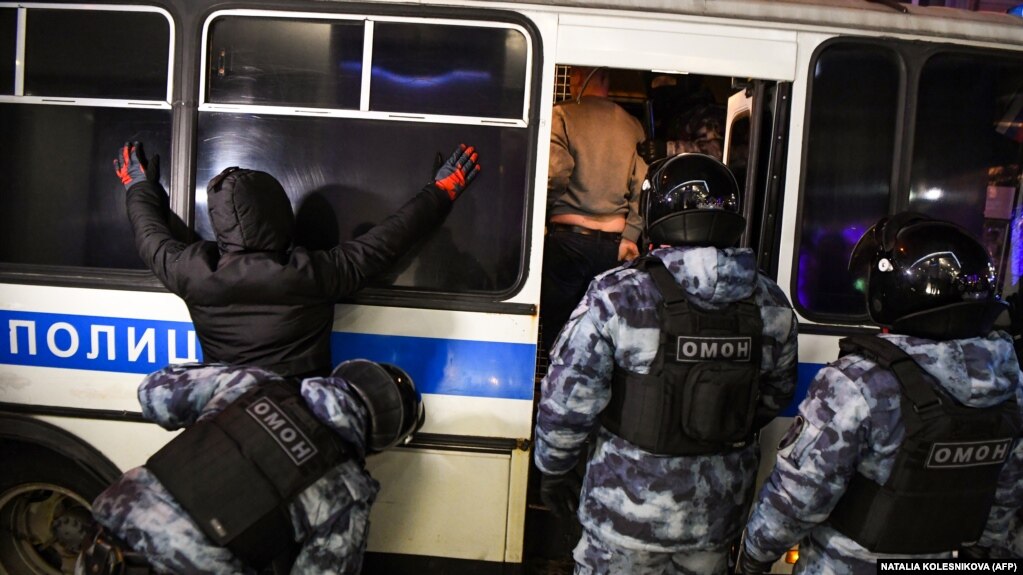 Москва. Задержание участника акции протеста