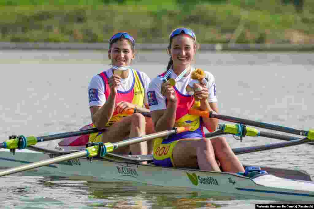 Simona Radiș și Ancuța Bodnar au obținut, duminică, cea de-a treia medalie de aur pentru România, în&nbsp;proba de dublu vâsle feminin (W2x). Ancuța Bodnar și-a sărbătorit, astfel, ziua de naștere pe podium.&nbsp;