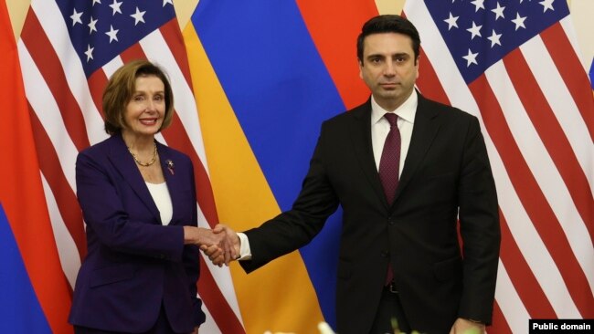 Amenia - Armenian parliament speaker Alen Simonian meets with U.S. House Speaker Nancy Pelosi in Yerevan, September 18, 2022.