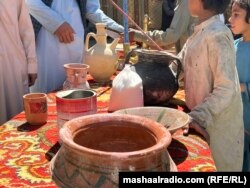 د کوټې نندارتون ته یوشمېر کسان ورغلي دي - د سېپټېمبر ۲۳مې انځور.