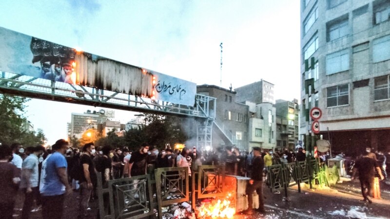 Расте бројот на загинати на протестите во Иран