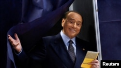 Bivši italijanski premijer Silvio Berlusconi preminuo je u ponedjeljak, 12. juna u bolnici San Raffaele u Milanu.
