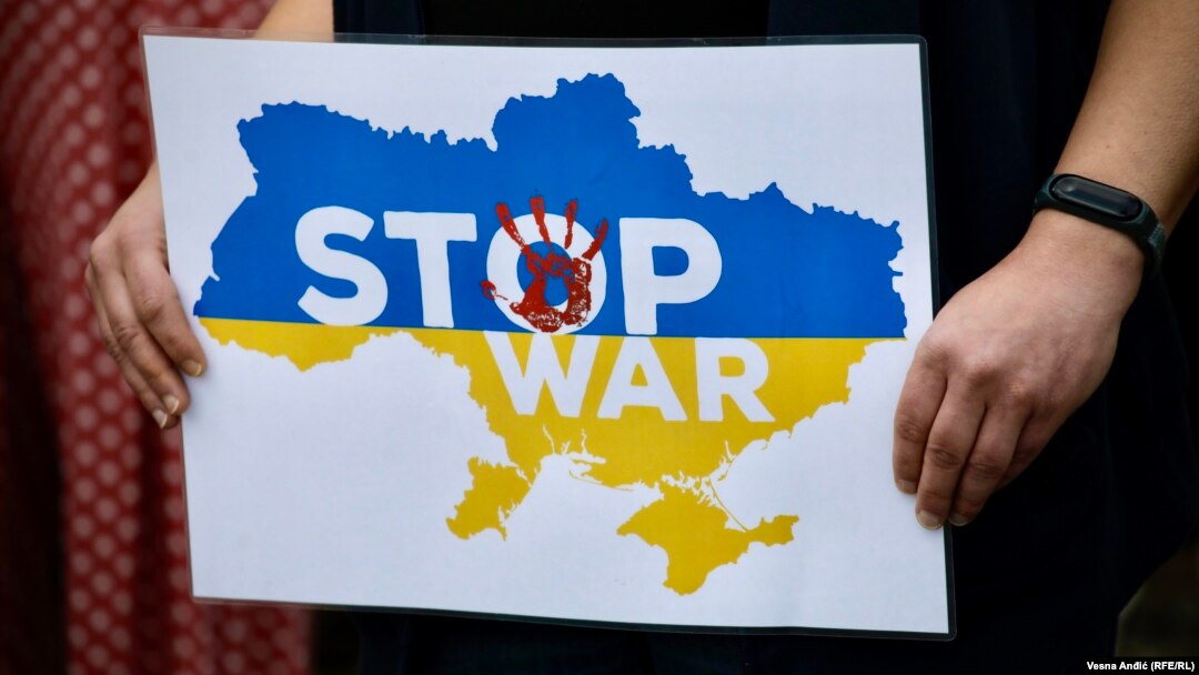 The rally came after Serbian police refused to extend a residency permit for one activist and another prominent activist spent more than a day at the Belgrade airport because of an entry ban. (file photo)