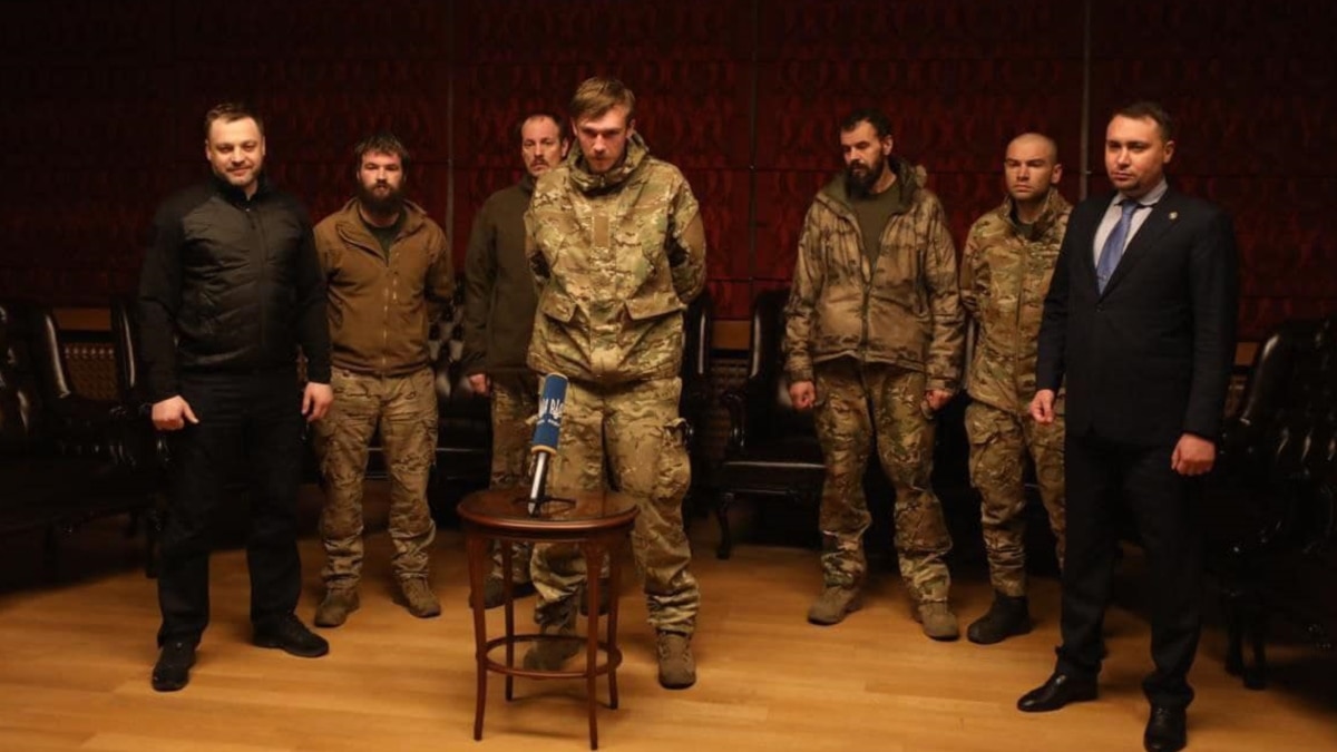 Україна повернула з російського полону 215 військових. Москві віддали Медведчука – Єрмак Україна повернула з російського полону 215 військових. Москві віддали Медведчука – Єрмак