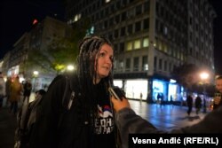 "Društvene mreže su preplavile slike poziva za mobilizaciju. Pozive su dobili i radnici u fabrici gde je radio moj muž", priča Jekaterina koja je sa suprugom došla u Beograd pre dva meseca. Prodali su sve što su imali u Rusiji.