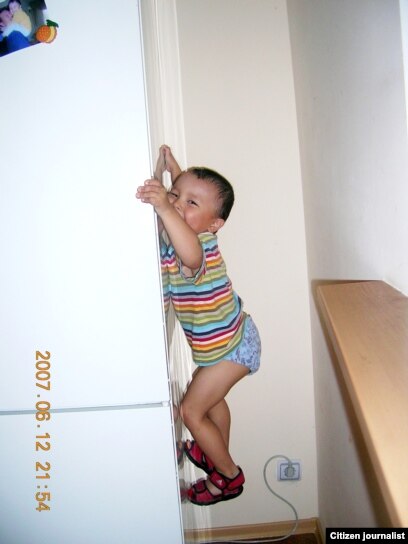 Порно видео: Бала анасын болжайды Үлкен мүшелер қыздардың қынаптарына кіреді