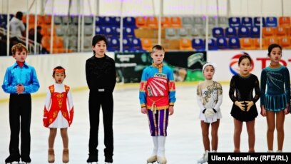 юные фигуристки 