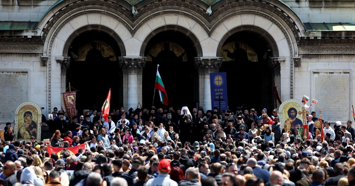 Стотици хора се събраха в събота в центъра на София,