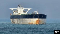 Нафтовий танкер «Марінера» (Marinera), який раніше називався «Белла 1», в Сингапурській протоці у березні 2025 року