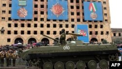 Ни одно прежнее празднование победы для современной Абхазии даты не проходило с таким размахом и обилием мероприятий, никогда раньше не звучало и столько критических, даже язвительных замечаний в ходе "разбора полетов" общественностью