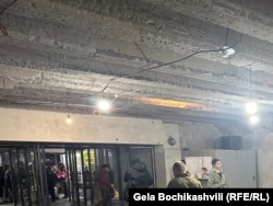 ზედა ვესტიბიულის ჭერი, რომელზეც ბზარებია აღმოჩენილი.