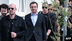 Kryetari i Lëvizjes Vetëvendosje, Albin Kurti, la të hapur mundësinë për dialog dhe bashkëpunim me partitë e tjera politike, pas zgjedhjeve të 7 qershorit.