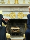Secretarul general al NATO, Mark Rutte (stânga), se întâlnește cu președintele american Donald Trump la Casa Albă la începutul acestui an.