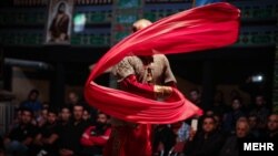 شخصیت شمر در یک تعزیه (عکس تزئینی است)