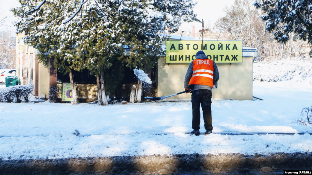 У ніч на 29 січня Сімферополь знову засипало снігом