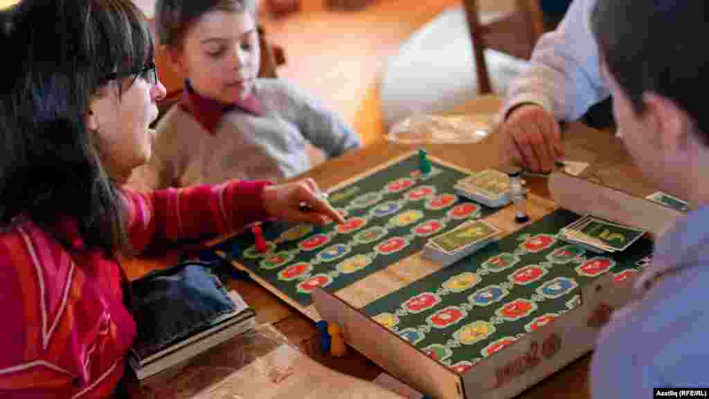 &quot;Хәрәкәт&quot; уенын уйнаучылар