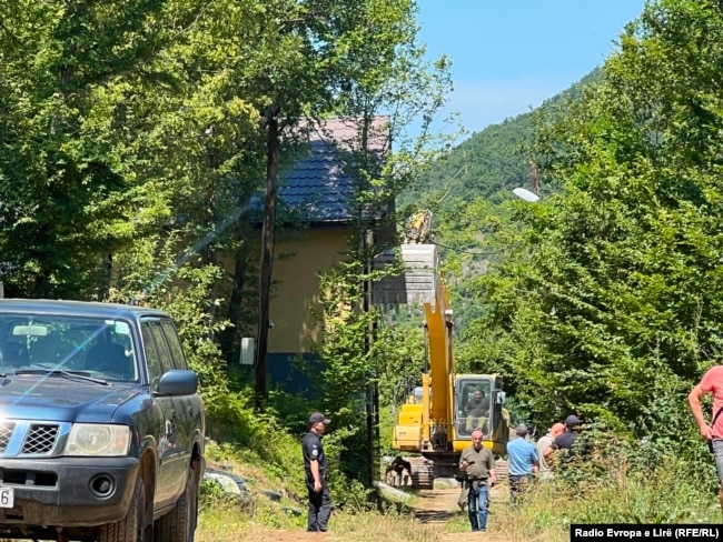 Autoritetet gjatë aksionit të 21 korrikut.
