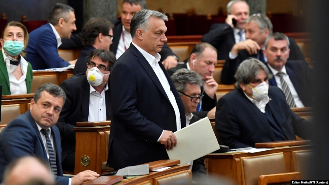 Viktor Orban, la ședința Parlamentului, care i-a acordat puteri discreționare