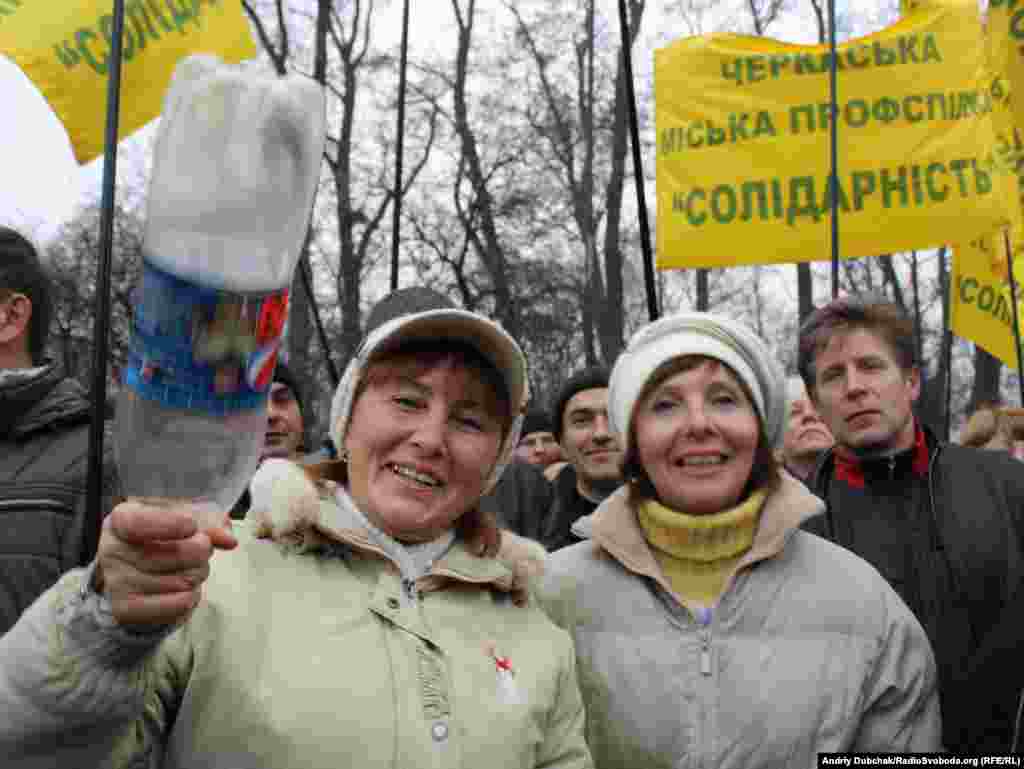 Мітинг підприємців проти нового Податкового кодексу біля Верховної Ради, 18 листопада 2010 р.