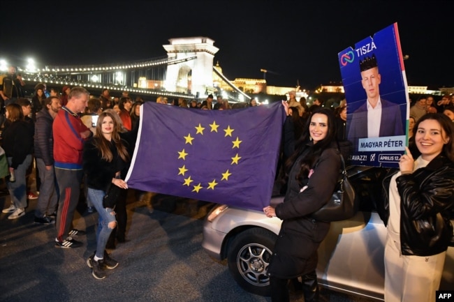 Festime në Budapest pas fitores së Peter Madar në zgjedhjet e 13 prillit 2026.