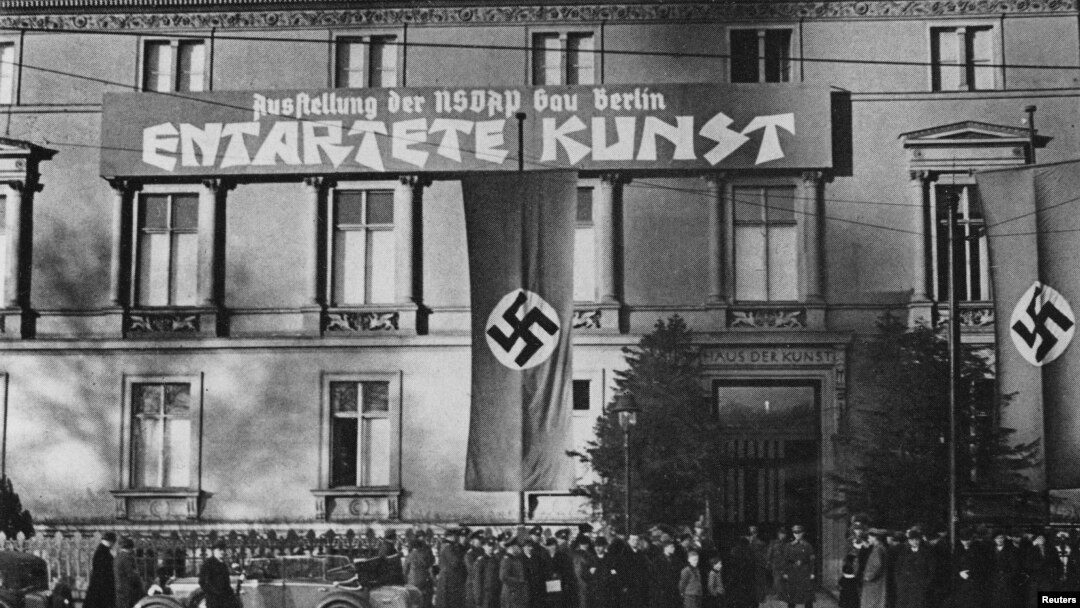 В 1938 году нацисты организовали масштабную выставку "неправильного", "дегенеративного" искусства