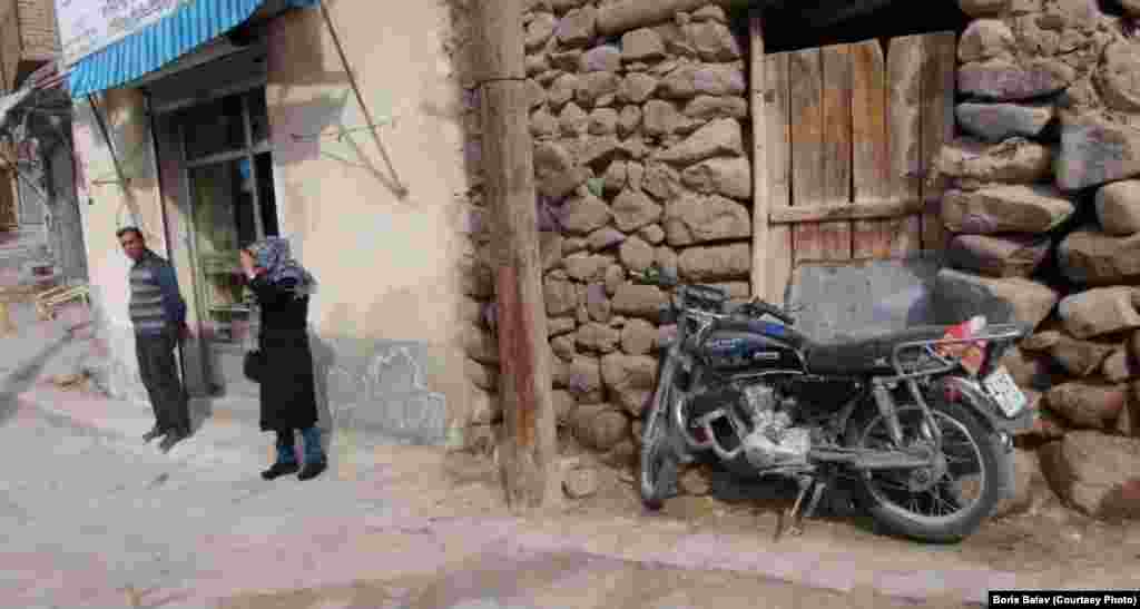 Iran-Kandovan ( pop. 680) is an extraordinary ancient village in the province of East Azarbaijan, near the city of Tabriz, Iran.