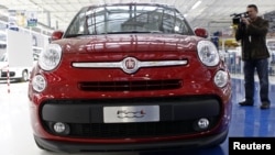 Fiat 500L na Međunarodnom sajmu automobila u Beogradu 2012.