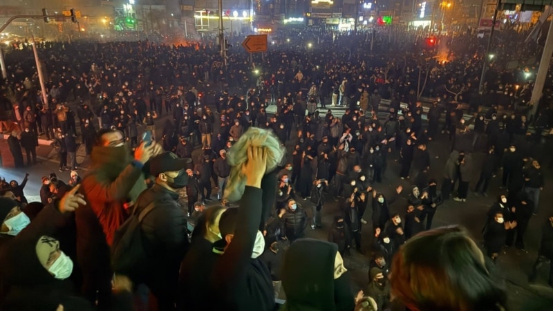 Western Leaders Crank Up Pressure On Iran Amid Crackdown On Protesters