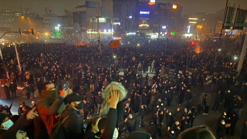 ირანში კვლავ ქუჩებში რჩებიან საპროტესტო გამოსვლების მონაწილეები