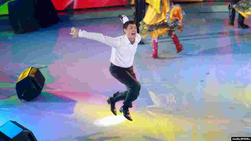 Фирдүс Тямаев &quot;Татар җыры&quot; сәхнәсендә