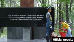 Чернобыль апаатынын курмандыктарын эскерүү. Бишкек, 26-апрель, 2015-жыл. 