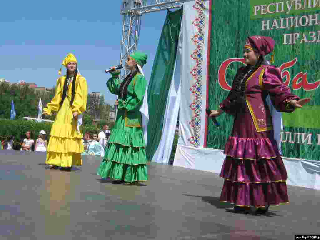 "Асыльяр" ансамбле сәхнәдә