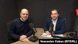 Eugen Urușciuc, autorul podcastului „În esență...”, și Dumitru Alaiba