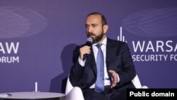 Լեհաստան - Վարշավայի անվտանգության ֆորումի շրջանակներում ՀՀ ԱԳ նախարար Արարատ Միրզոյանը մասնակցել է «Համաշխարհային կարգ և ժողովրդավարություն. քարտեզ Հարավային Կովկասի համար» խորագրով բարձր մակարդակի քննարկմանը, 2-ը հոկտեմբերի, 2024թ.