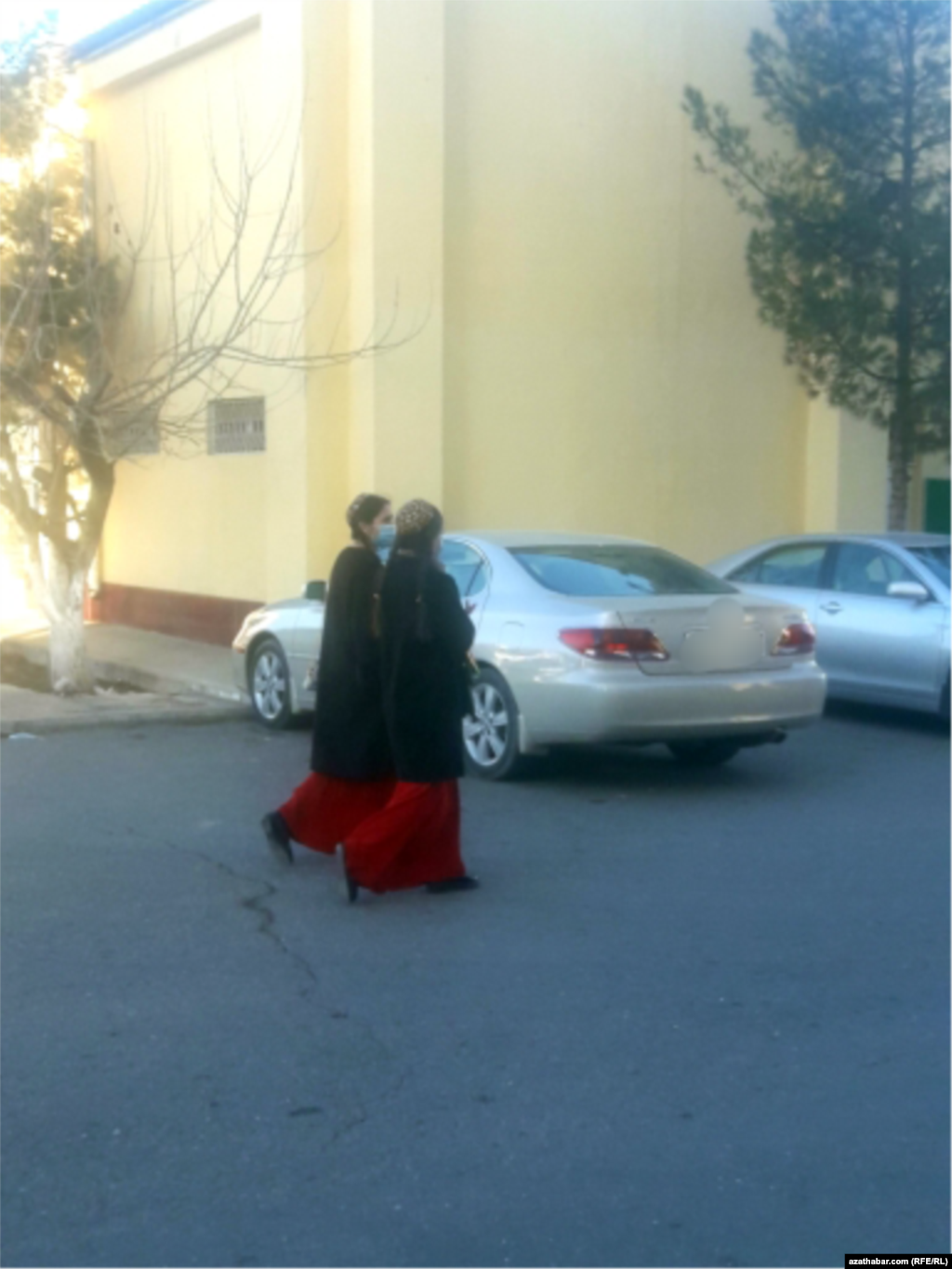 Студентки в униформе. Ашхабад, январь, 2021