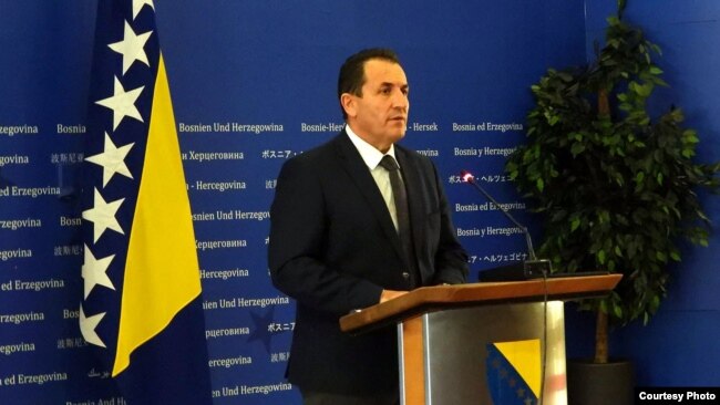 Selmo Cikotić, ministar sigurnosti BiH, predavač je na međunarodnoj grupi predmeta na Američkm univerzitetu.